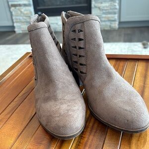 Steve Madden Brown Ankle Booties with Suede Finish and Zipper